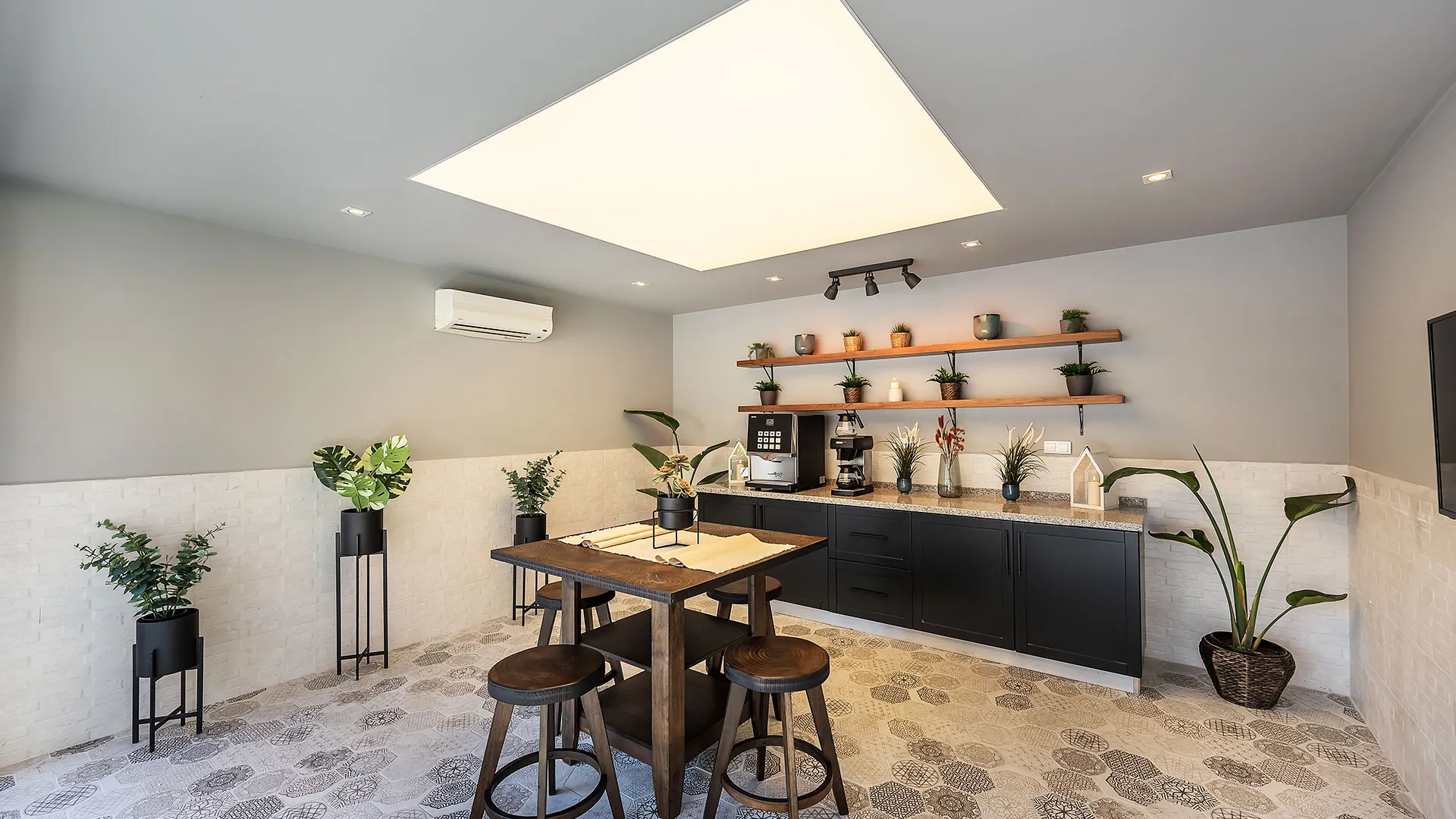 White City Beach Hotel – снимка 79