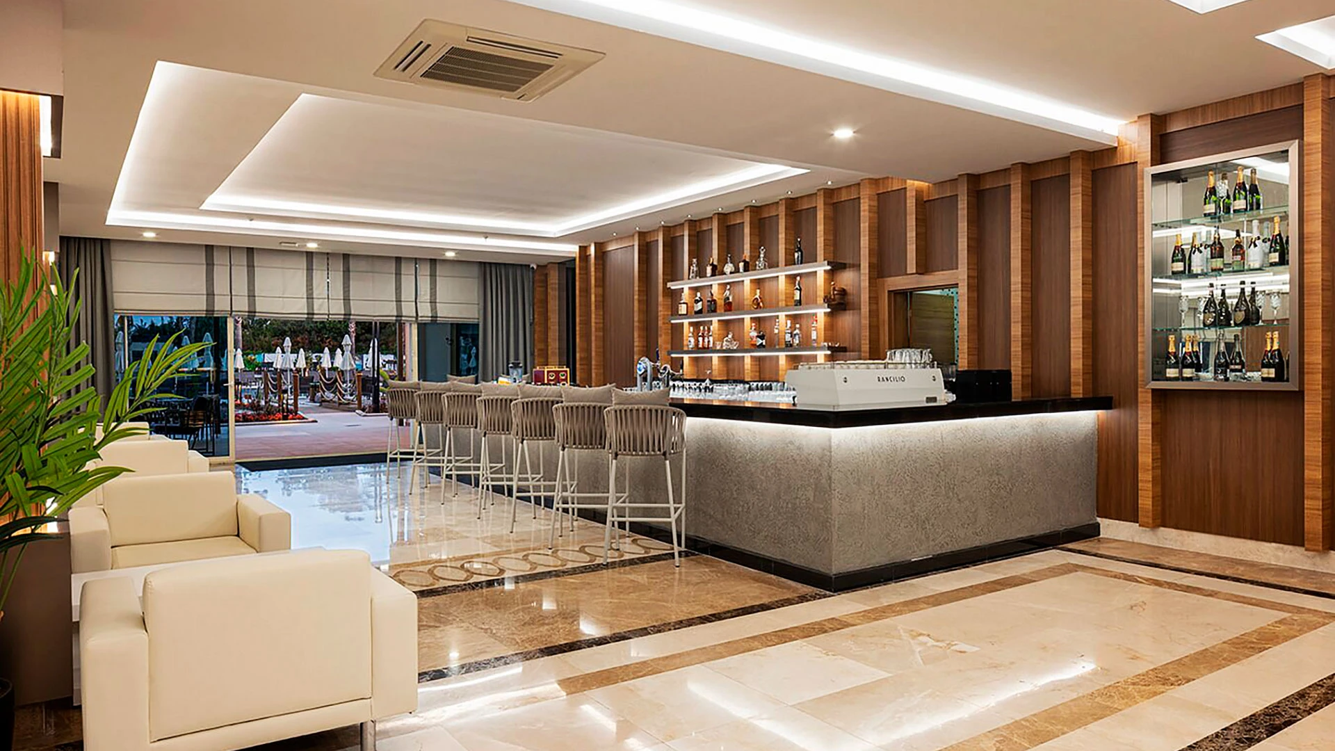 Berry Blue Hotel – снимка 24