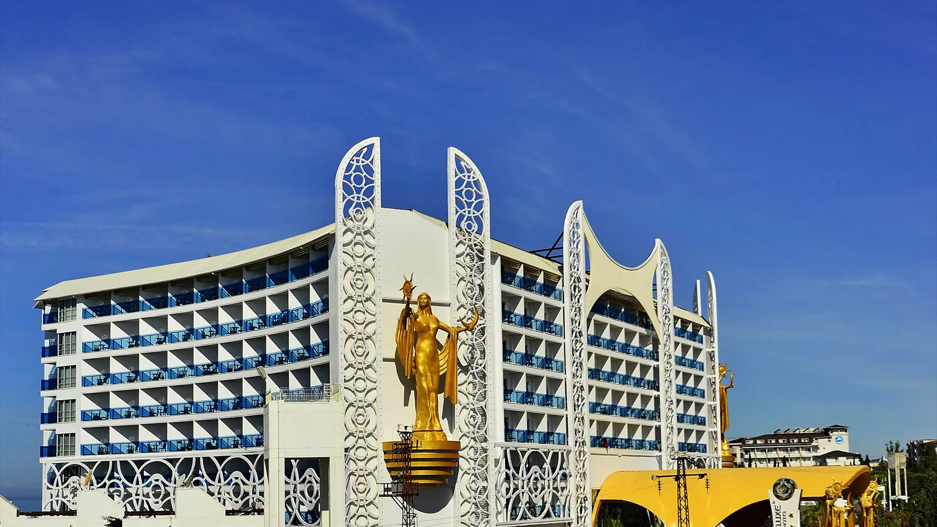 Azura Deluxe Resort & Spa Hotel – снимка 4