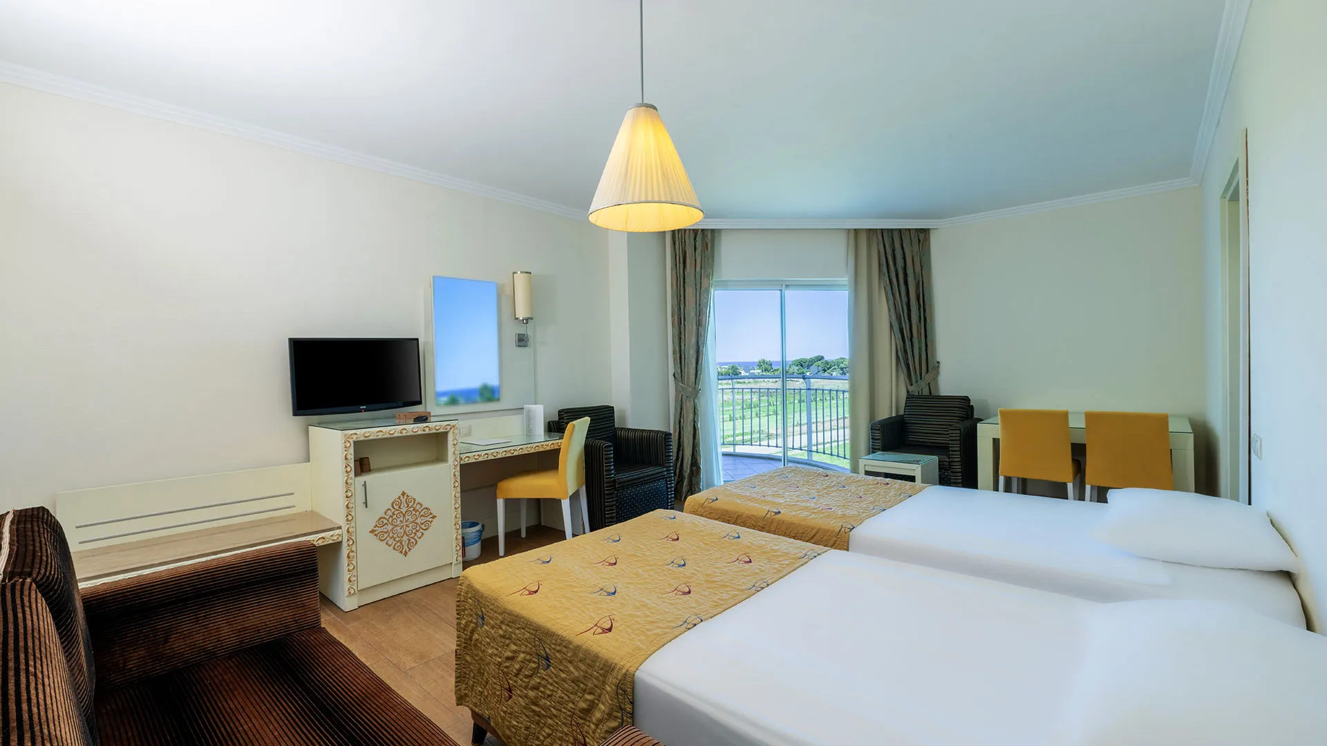 Crystal Admiral Resort & Spa – снимка 20
