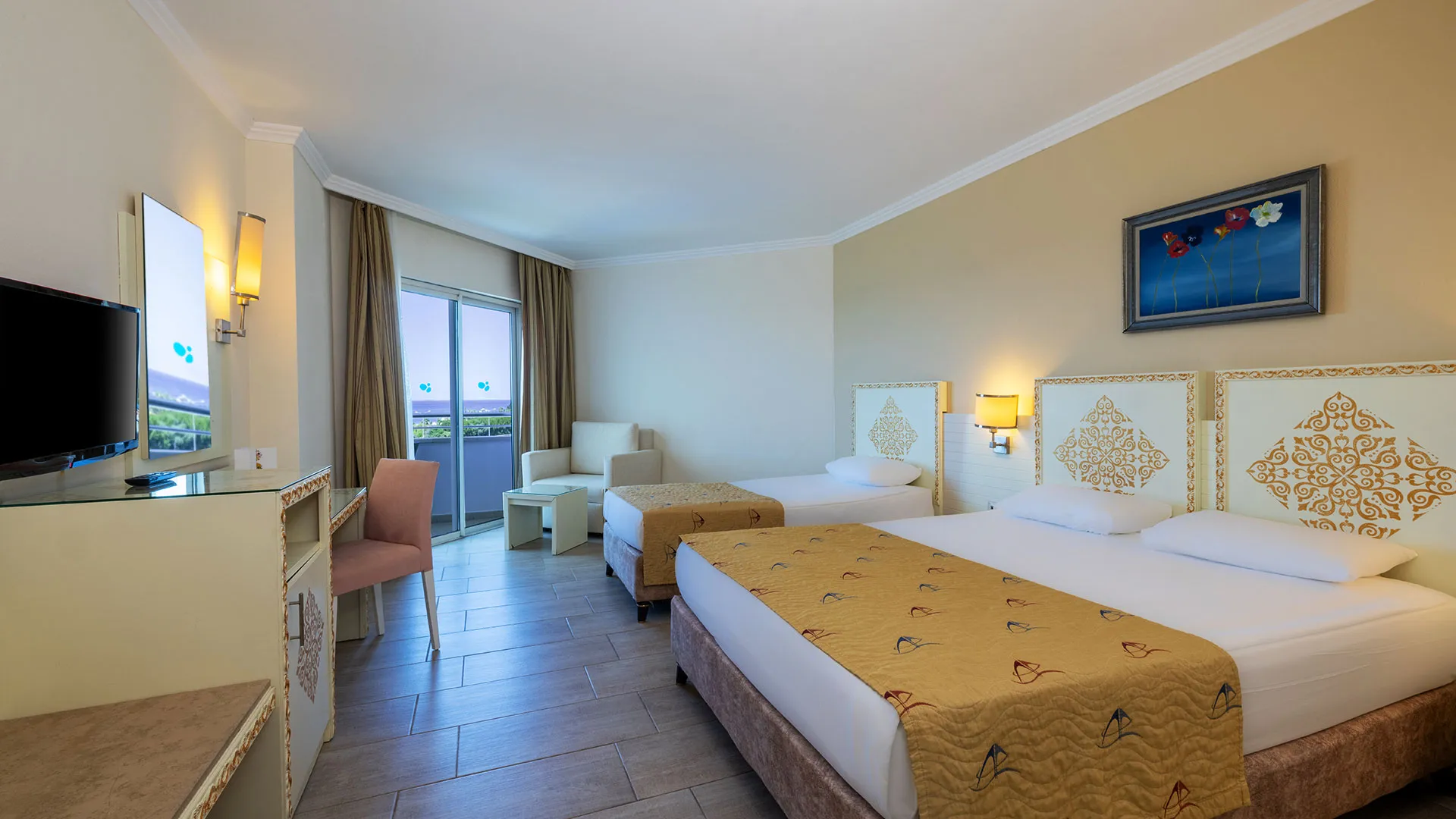 Crystal Admiral Resort & Spa – снимка 11