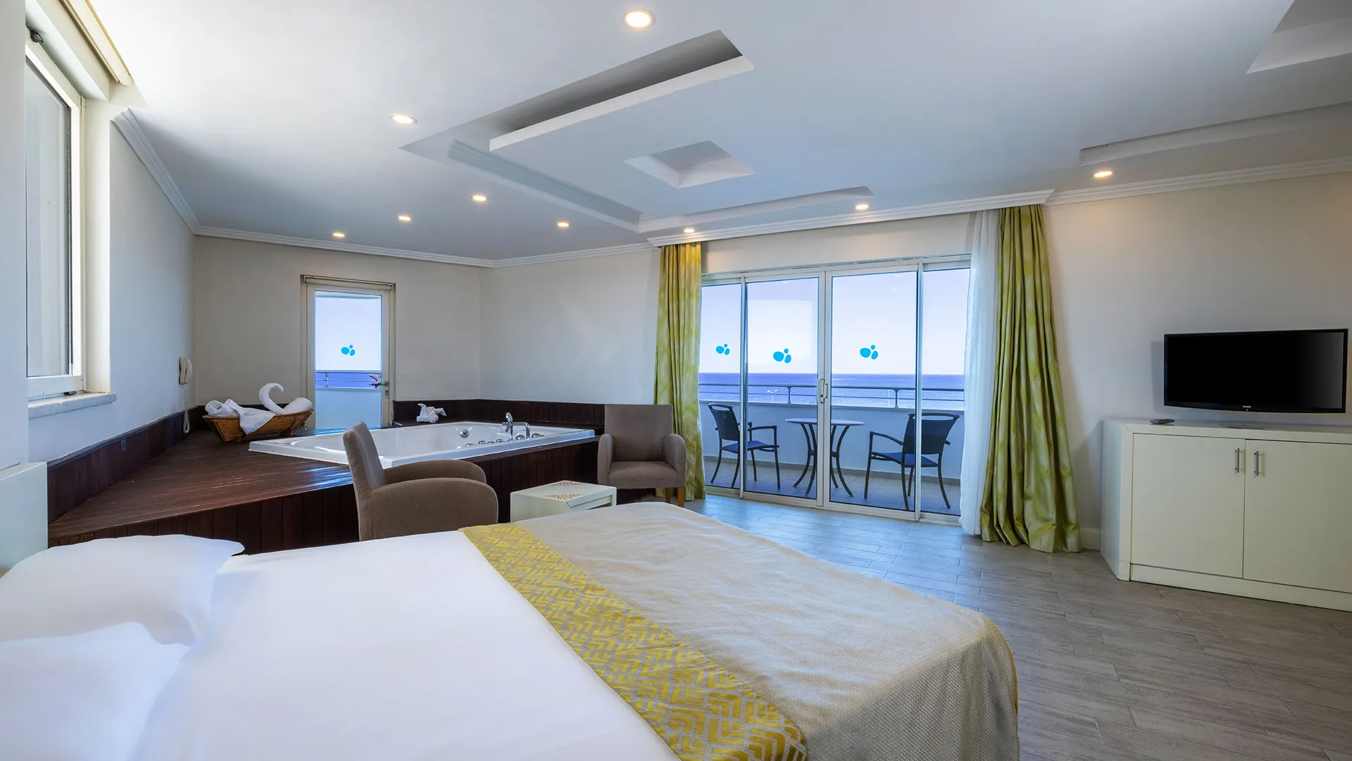 Crystal Admiral Resort & Spa – снимка 32