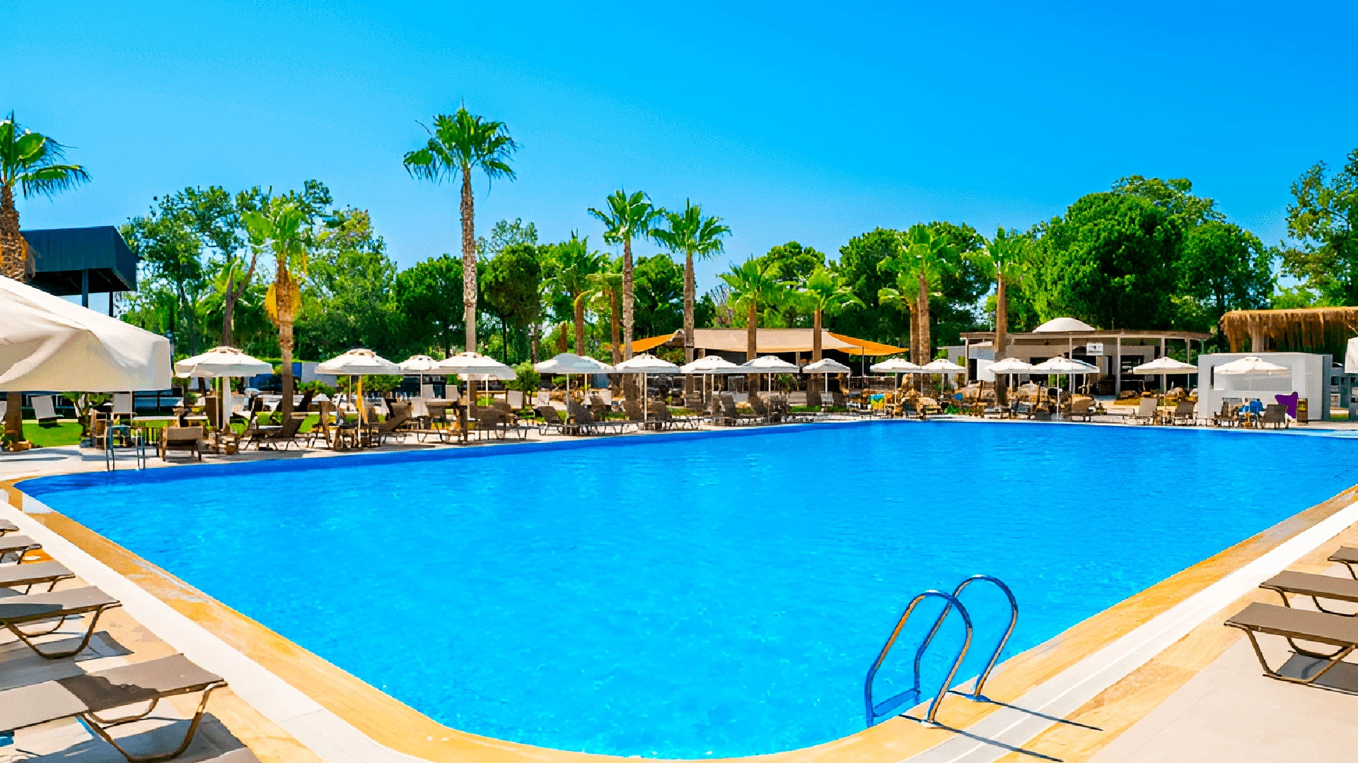 Berry Blue Hotel – снимка 3