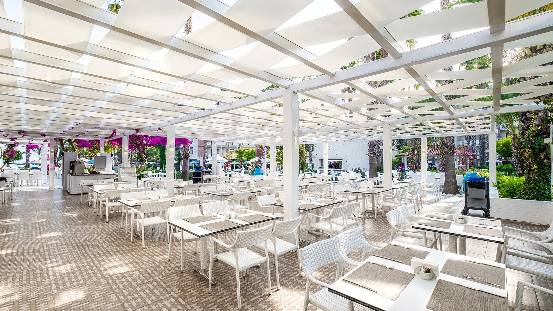 Utopia Resort & Residence – снимка 28
