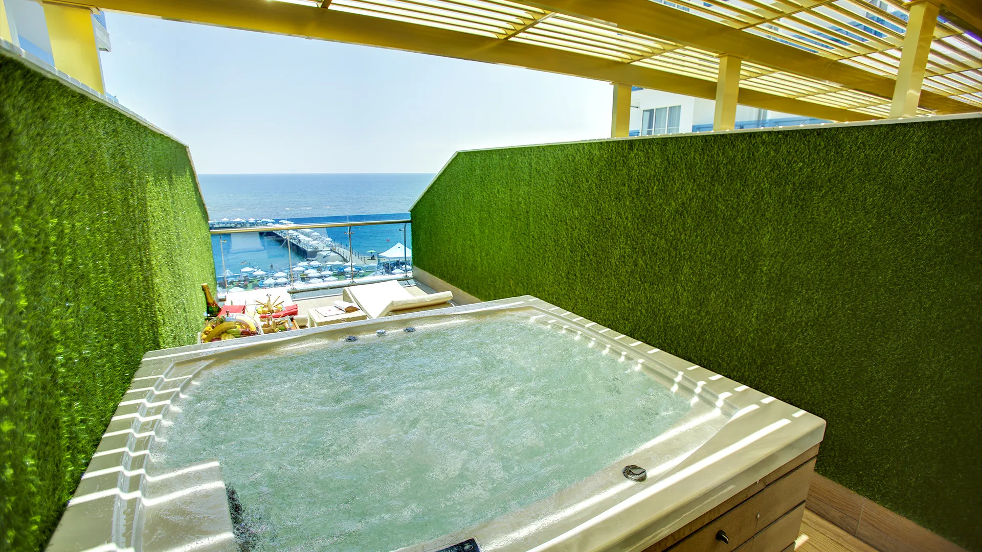Azura Deluxe Resort & Spa Hotel – снимка 45