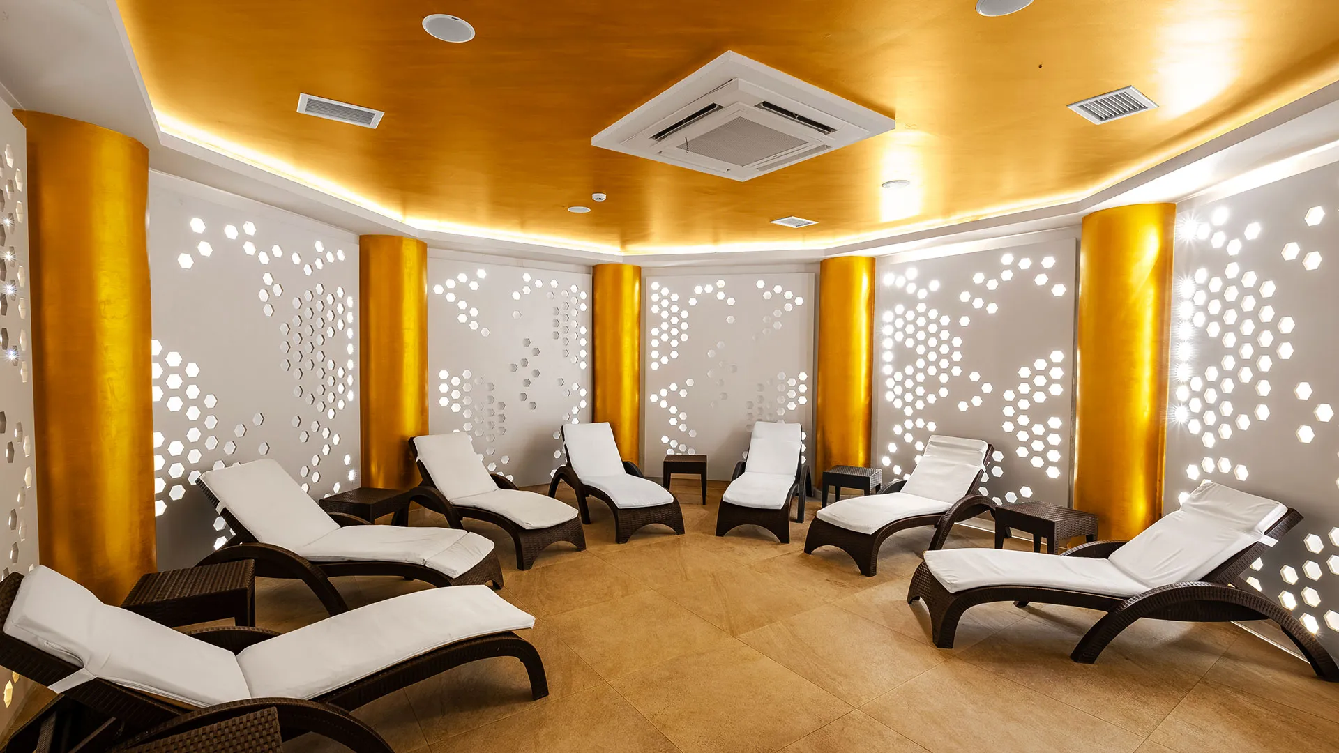 Utopia Resort & Residence – снимка 53