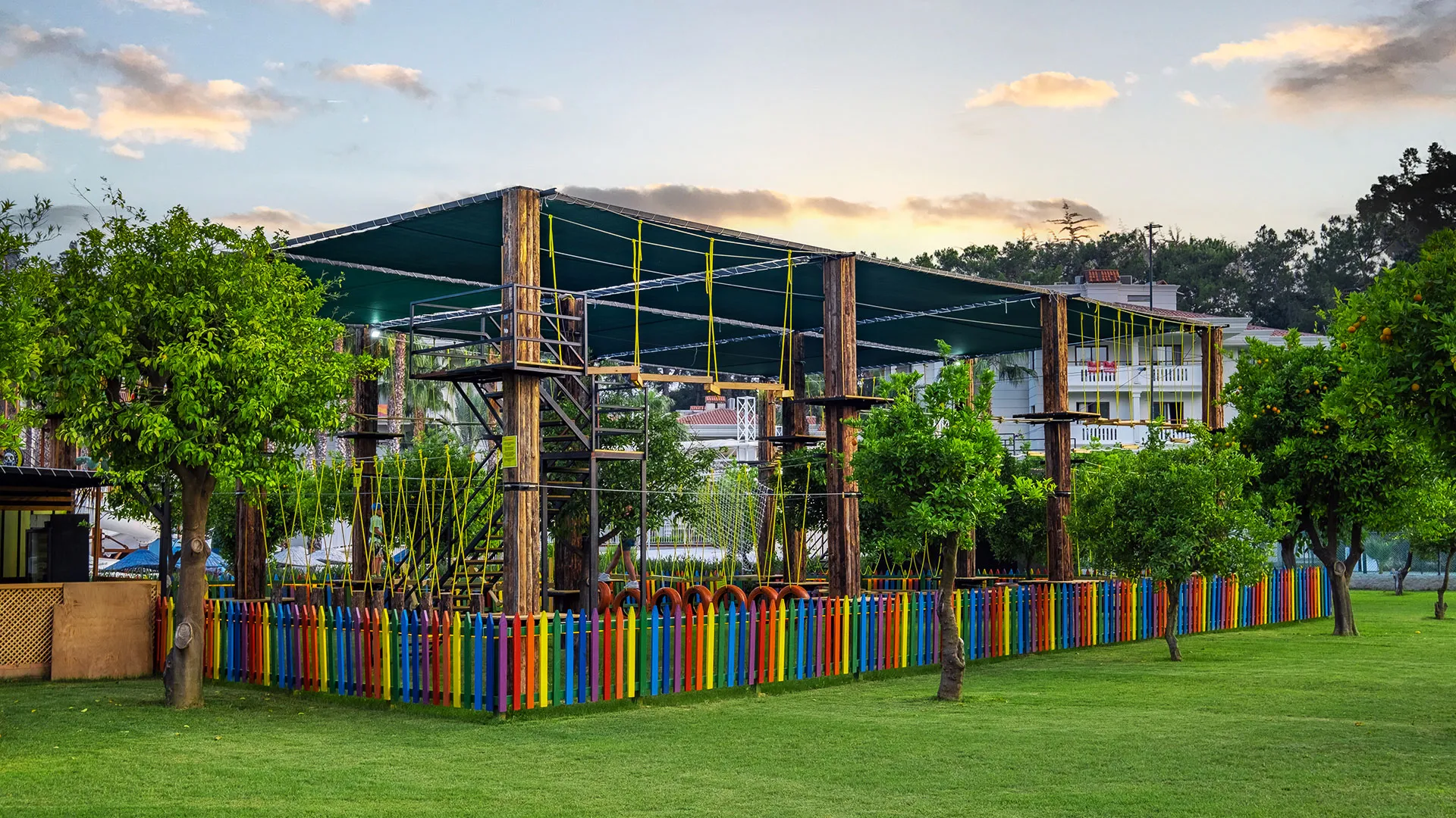 Utopia Resort & Residence – снимка 33