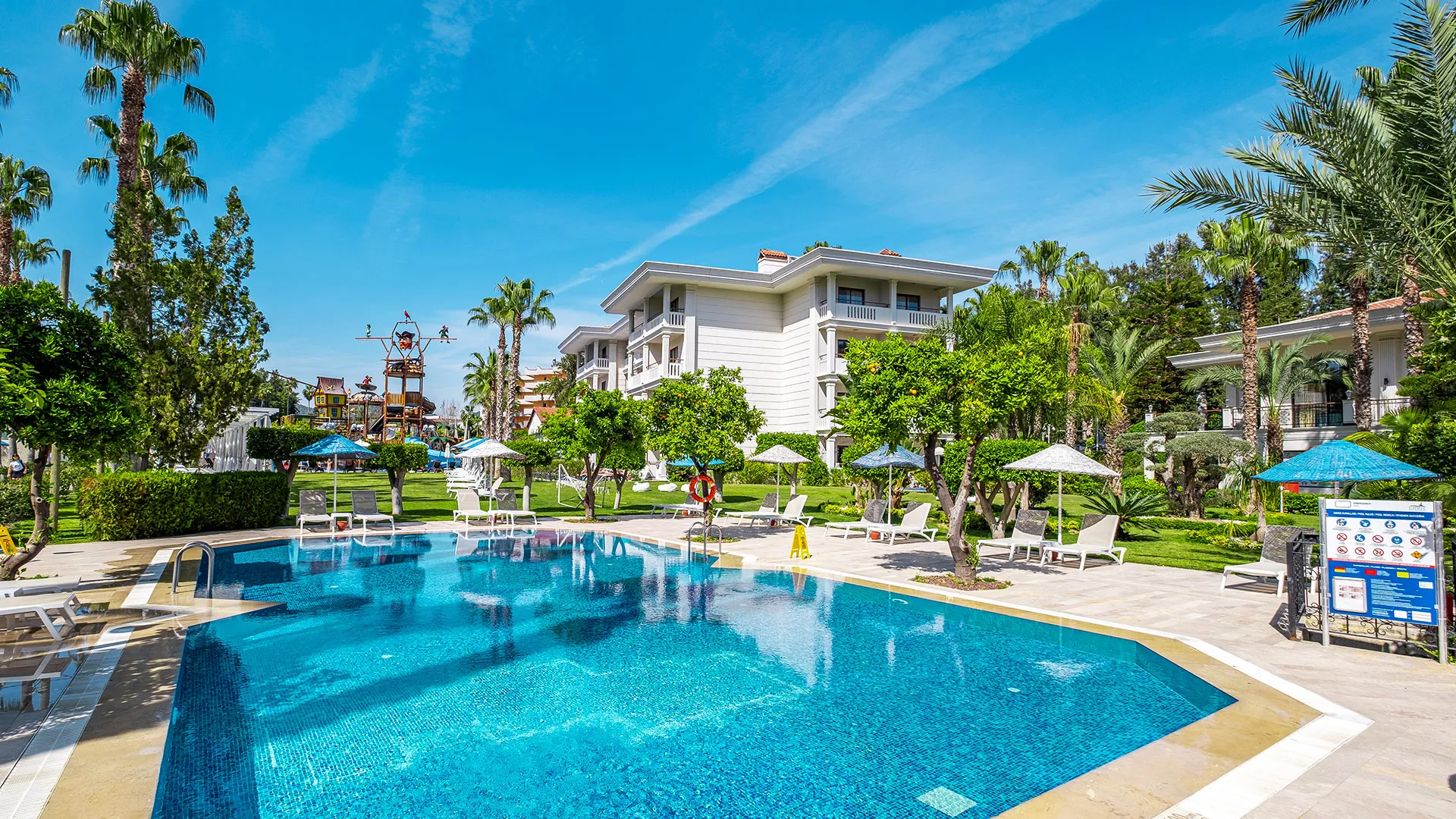 Utopia Resort & Residence – снимка 35