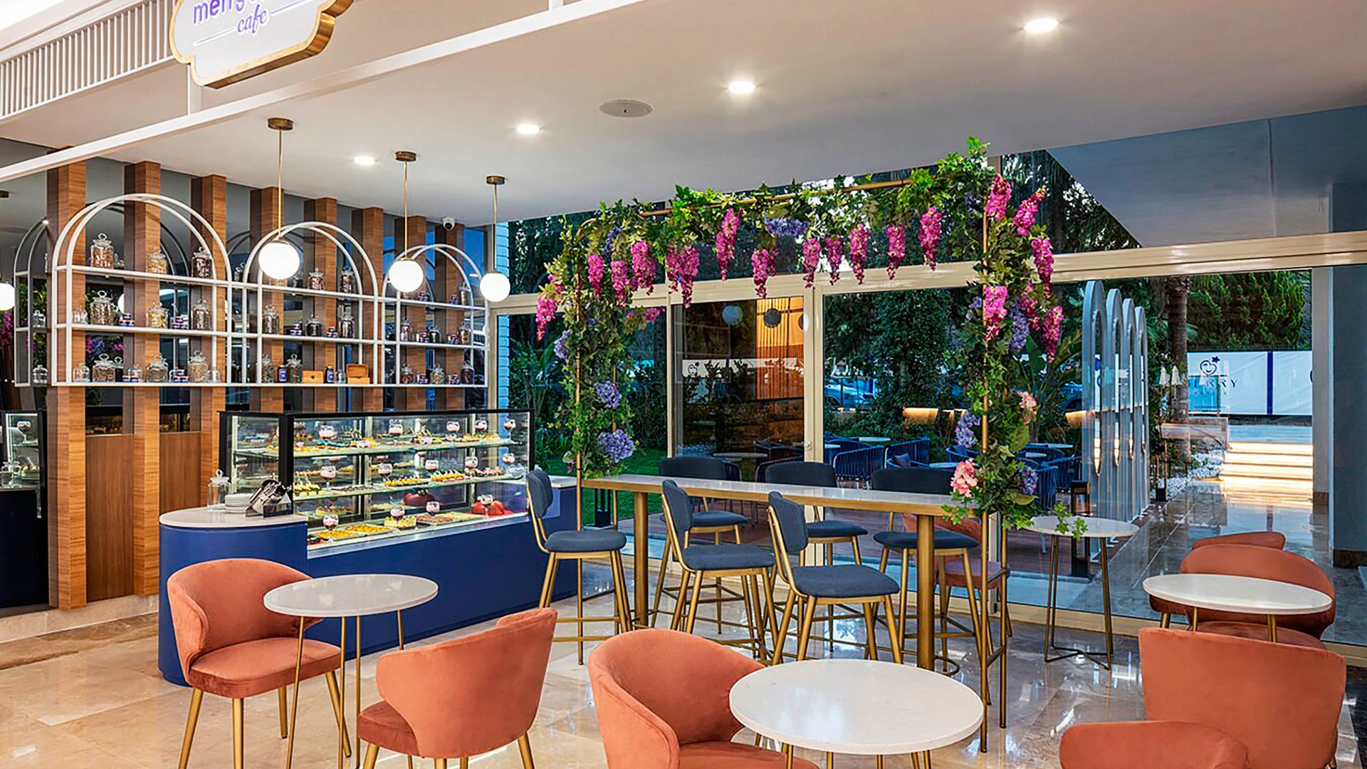 Berry Blue Hotel – снимка 4